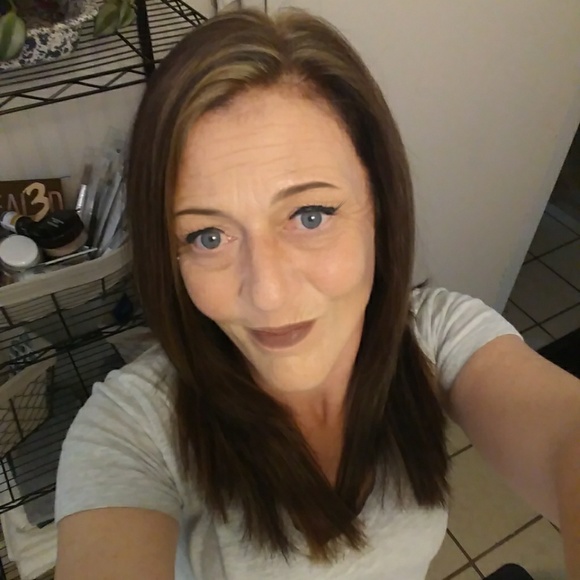 Meet your Posher, Erika - Picture 1 of 1